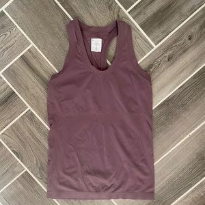 Athleta Momentum Tank Size Small Volcanic Violet